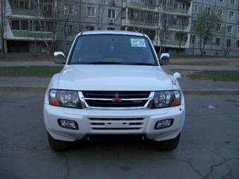 2002 Mitsubishi Pajero Pictures