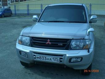 2002 Mitsubishi Pajero Pictures