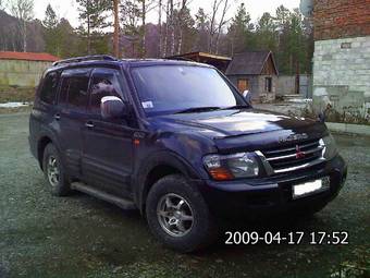 2002 Mitsubishi Pajero Photos