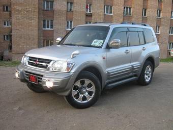 2002 Mitsubishi Pajero Wallpapers
