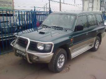 2002 Mitsubishi Pajero Images