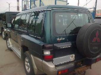 2002 Mitsubishi Pajero Pics