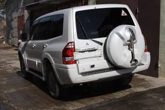 2002 Mitsubishi Pajero Pictures