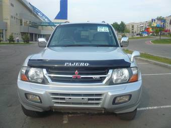 2002 Mitsubishi Pajero Images