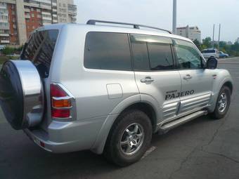 2002 Mitsubishi Pajero Pictures