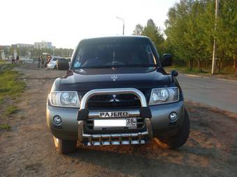 2002 Mitsubishi Pajero Photos