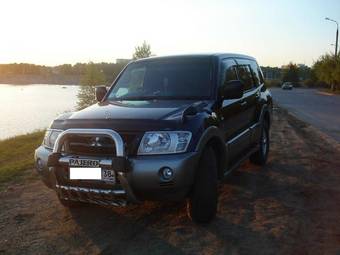 2002 Mitsubishi Pajero Pictures