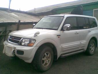 2002 Mitsubishi Pajero Photos