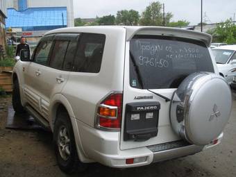 2002 Mitsubishi Pajero Pictures