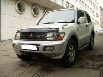 Mitsubishi pajero 2002 года