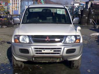 2002 Mitsubishi Pajero Photos