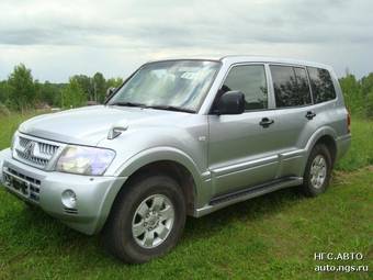 2002 Mitsubishi Pajero