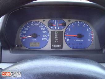 2002 Mitsubishi Pajero Pictures