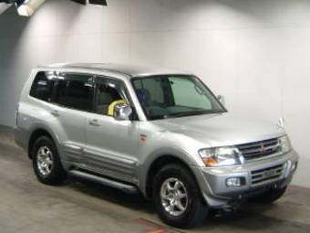 2002 Mitsubishi Pajero Pictures