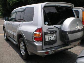 2002 Mitsubishi Pajero Photos