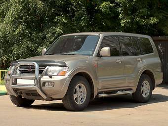 2002 Mitsubishi Pajero Wallpapers