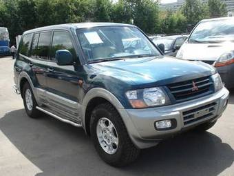 2002 Mitsubishi Pajero Pictures