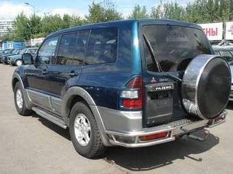 2002 Mitsubishi Pajero Photos