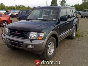 2002 Mitsubishi Pajero Pics