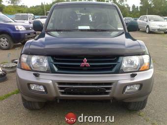 2002 Mitsubishi Pajero Pictures