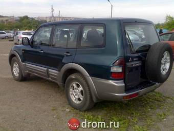 2002 Mitsubishi Pajero Photos