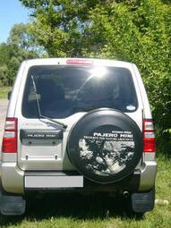 2002 Mitsubishi Pajero Pics