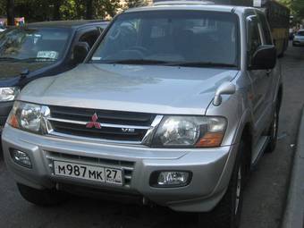 2002 Mitsubishi Pajero Photos