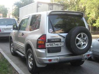 2002 Mitsubishi Pajero Photos