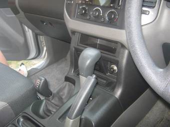 2002 Mitsubishi Pajero Pictures