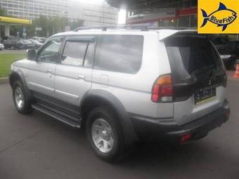 2002 Mitsubishi Pajero Photos
