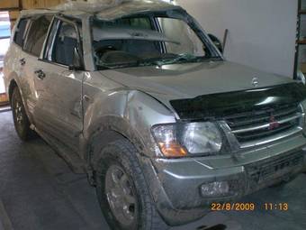 2002 Mitsubishi Pajero Photos