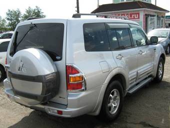 2002 Mitsubishi Pajero Pictures