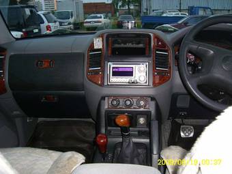 2002 Mitsubishi Pajero Wallpapers