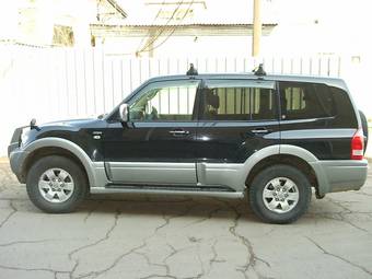 2002 Mitsubishi Pajero Pics