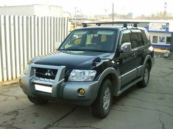 2002 Mitsubishi Pajero Pictures