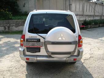 2002 Mitsubishi Pajero Pictures