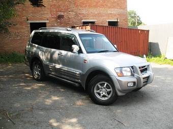 2002 Mitsubishi Pajero Pictures