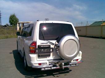 2002 Mitsubishi Pajero Pictures