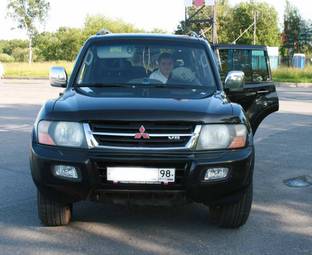 2002 Mitsubishi Pajero Photos