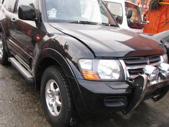 2002 Mitsubishi Pajero Photos