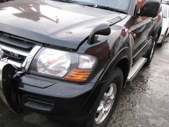 2002 Mitsubishi Pajero Pictures