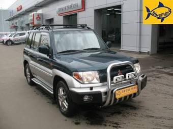 2002 Mitsubishi Pajero Wallpapers