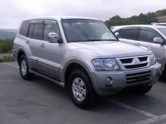 2002 Mitsubishi Pajero Pictures