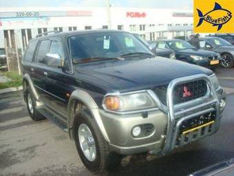 2002 Mitsubishi Pajero Pictures