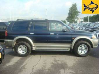 2002 Mitsubishi Pajero Pictures