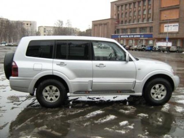 2003 Mitsubishi Pajero