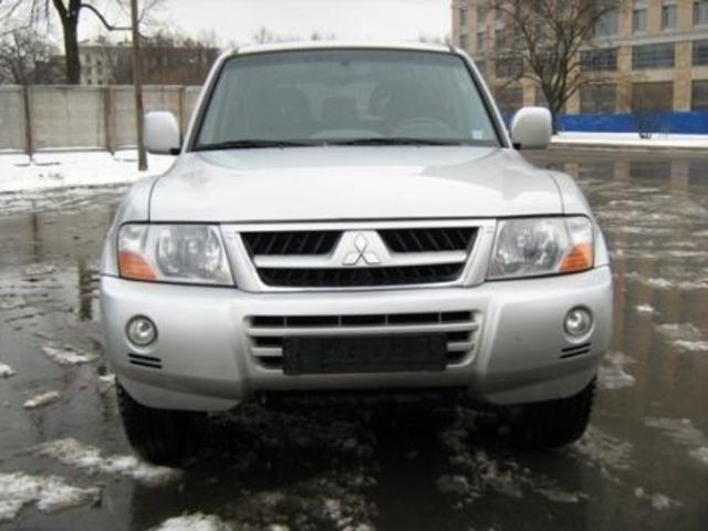 2003 Mitsubishi Pajero