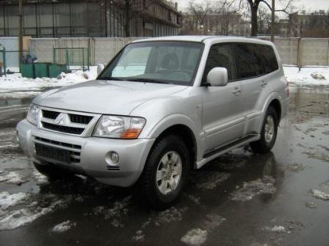 2003 Mitsubishi Pajero