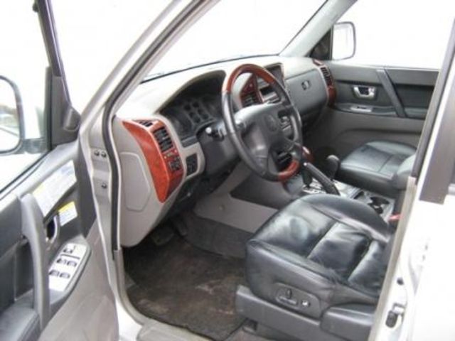 2003 Mitsubishi Pajero