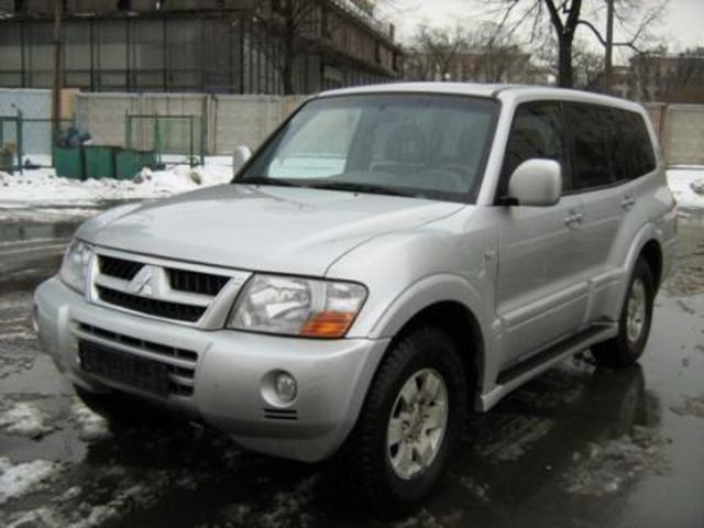 2003 Mitsubishi Pajero